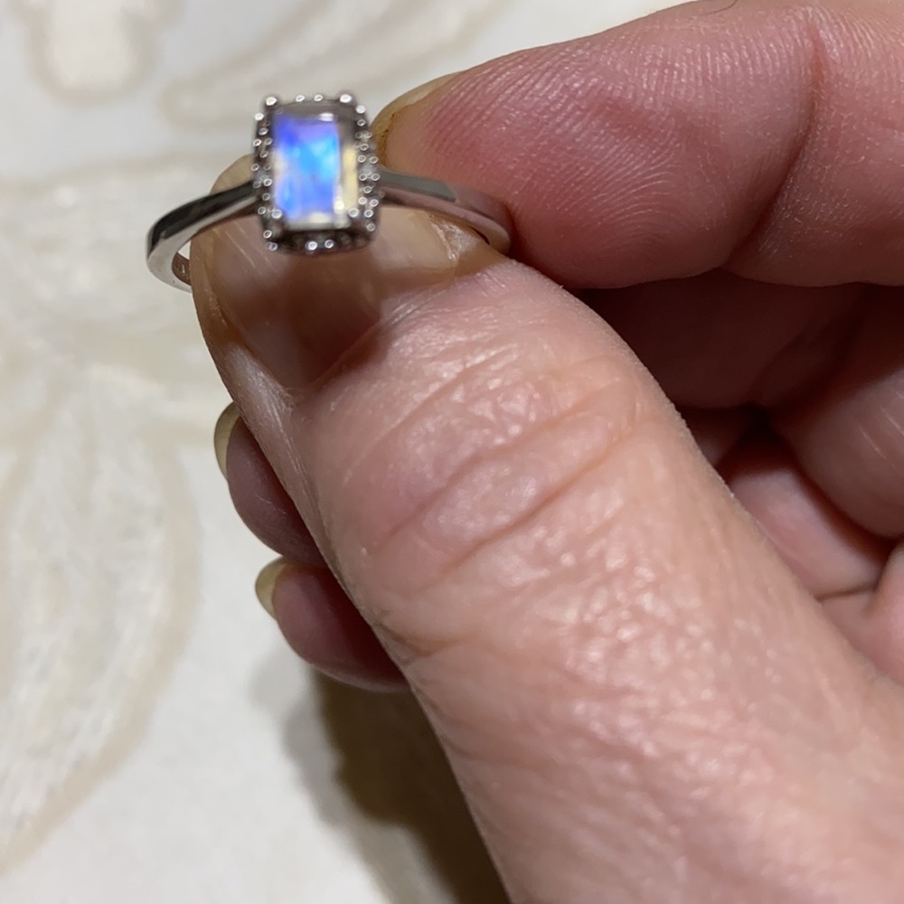 ❤️24 HOURS ONLY❤️Zales Fiery Moonstone Ring NWOT